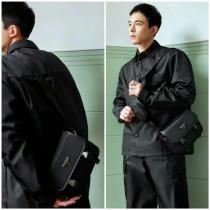  プラダ 偽物 ショルダーバッグ コンパクト シック カジュアル エレガント PRADA