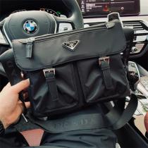 PRADA コピー ショルダーバッグ クラシック 機能的 スタイリッシュ モダン プラダ