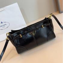  プラダ スーパーコピー ハンドバッグ レザー 高級感 エレガント シンプル PRADA