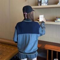 ミュウミュウ 偽物 トレーナー スポーティ シック クリーン スタイリッシュ MIU MIU