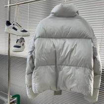 カナダグース コピー ダウンジャケット ショート丈 光沢ブラック 高品質 人気 Canada Goose