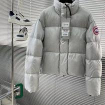 カナダグース コピー ダウンジャケット ショート丈 光沢ブラック 高品質 人気 Canada Goose