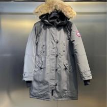 Canada Goose スーパーコピー ダウンコート ロング丈 レッド ファー付き 限定 激安 カナダグース