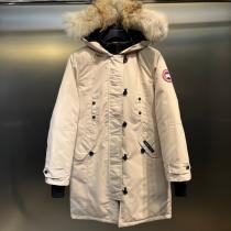Canada Goose スーパーコピー ダウンコート ロング丈 レッド ファー付き 限定 激安 カナダグース