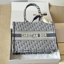 ディオール スーパーコピー 秋冬魅力 新作 ブックトート バッグ モノグラム 大容量 高級 DIOR