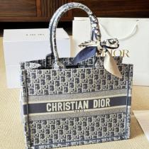 ディオール スーパーコピー 秋冬魅力 新作 ブックトート バッグ モノグラム 大容量 高級 DIOR
