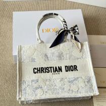 ディオール コピー 秋冬洗練 新登場 ブックトート バッグ レース調 ホワイト 上品 DIOR