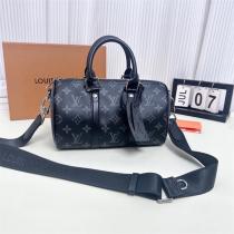 ルイヴィトン 偽物 ボストンバッグ 高級モノグラム 多機能デザイン LOUIS VUITTON