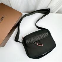 BURBERRY 偽物 ショルダーバッグ 実用的 都会的 スタイリッシュ ブラック バーバリー