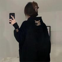 バーバリー 偽物 スウェット 個性的 クラシカル 存在感 ブラック ロゴ BURBERRY