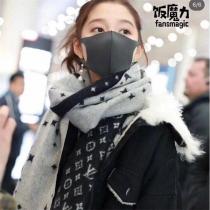 ルイヴィトン スーパーコピー マフラー ビッグロゴ フリンジ ブラック 存在感 LOUIS VUITTON