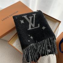 ルイヴィトン スーパーコピー マフラー ビッグロゴ フリンジ ブラック 存在感 LOUIS VUITTON