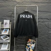 PRADA コピー ジャケット カジュアル ブラック スタイリッシュ 大胆 存在感 プラダ
