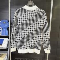 フェンディ 偽物 ニット 千鳥格子 デザイン モノトーン クルーネック セーター FENDI 