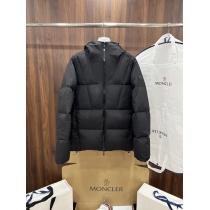 ダウンジャケットMONCLER最低価格保証 オシャレスタイルは今季も スタイリッ...