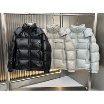 PRADAスーパー コピー ブランド 専門店マストアイテム新入荷 最終数量限り！ 機能的なアイテムダウンジャケット
