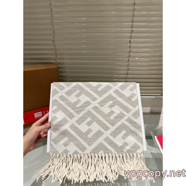 人気上昇中 オシャレ度アップ 赤字処分セールマフラー激安 ブランドFENDI