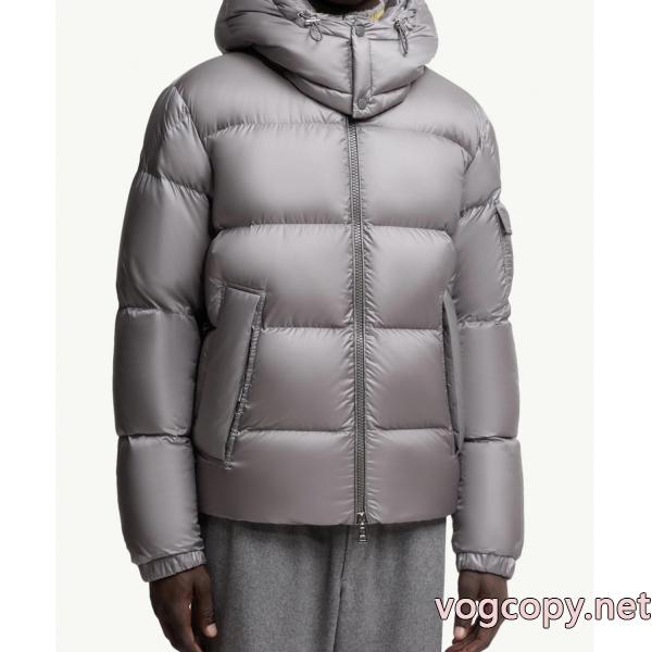 Aクラスの 新作セール ロゴが印象的ダウンジャケットスーパー コピー ブランドMONCLER