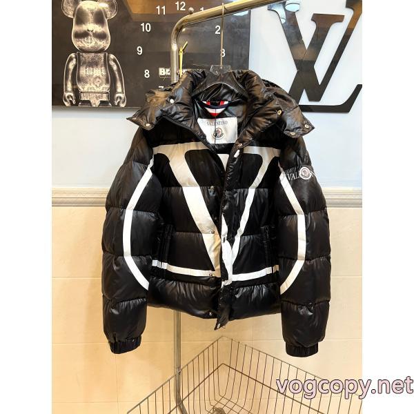 高級感ある 人気商品登場！ スタイルアップ効果ブランド スニーカー 激安MONCLERダウンジャケット