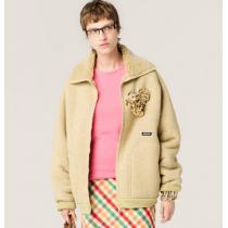 ブランド コピー 販売MIUMIU希少入荷 2026秋冬新作 相性抜群のコンビジャケット