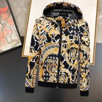 お洒落自在 最新入荷 売り切れ必須ブランド 激安ジャケットVERSACE