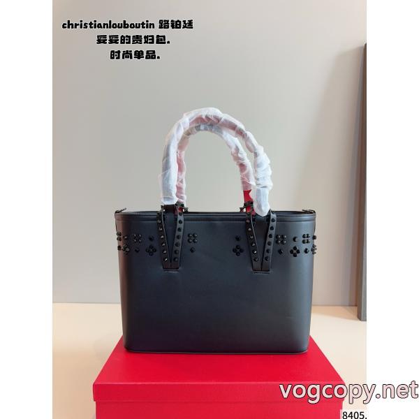 軽やかな印象 通気性が良い 2026新品入荷バッグChristian Louboutinコピー 品 ブランド