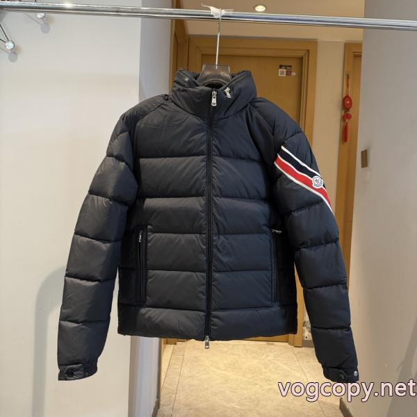 ブランド コピー 販売MONCLER驚きの破格値爆買い 実用品 シックでお洒落なダウンジャケット