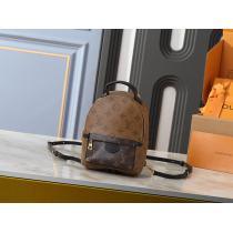 レディースバッグブランド フェイク新色入荷 無機質さが魅力 格上げ！LOUIS VUITTON