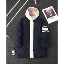 ダウンジャケット専門店 目玉商品  抜群の存在感ブランド コピー 品THOM BROWNE