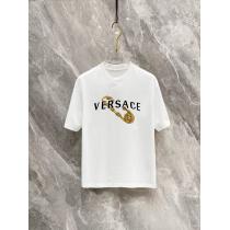 上質な素材採用 250％本物保証 新作入荷VERSACE 2026ブランドスーパーコピーTシャツ