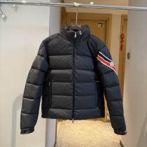 ブランド コピー 販売MONCLER驚きの破格値爆買い 実用品 シックでお洒落な...