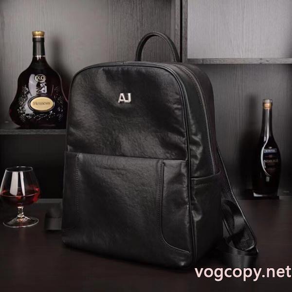 コピー 商品 ブランド    バッグシンプルに着こなしたい 軽くて使いやすい 冬季流行りARMANI..