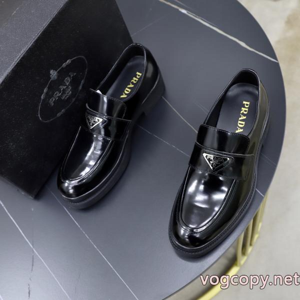     ビジネスシューズ偽 ブランド 購入大人可愛い 流行 オシャレ度アップPRADA..