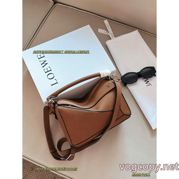 LOEWEバッグブランド アクセサリー 激安海外販売開始 安い激安人気新作 抜け感を出す