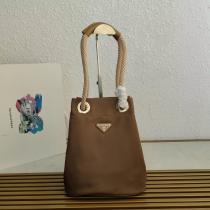 スーパー コピー ブランド 専門店PRADA    バッグお早めに 安定感があり スタイリッシュな印象.
