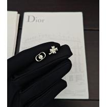 新作を取り上げ 柔らかな着心地 トレンド2026耳くぎ偽物 ブランド ショップDior