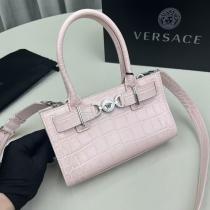 洗練された佇まい シックでお洒落な 日本未入荷    バッグVERSACEコピー...