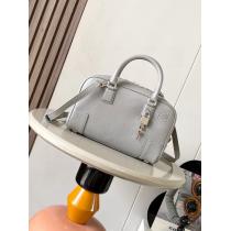     バッグ冬っぽさ新作アイテム 自分へのご褒美 なぜか大人気！ 高品質偽物 ...