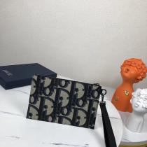 只今値引き販売中 ギフトにオススメ VIP価格　海外発    財布Diorブラン...
