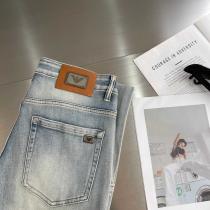 ジーンズブランド コピー バックARMANI永遠の定番人気 若々しい 注目の一品...