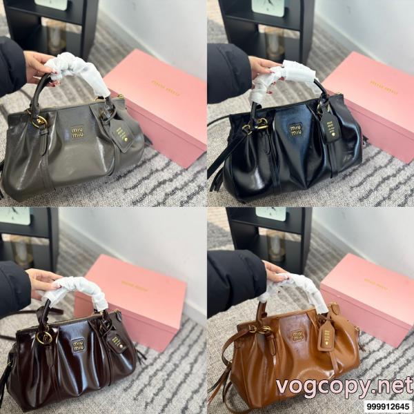 S*i様 ⚠️いいね増えたら値上げしていきます⚠️ 【正規品】 MIUMIU カ MIUMIU限定激安 2026 モード感の高い 全民望むな新作ブランド コピー