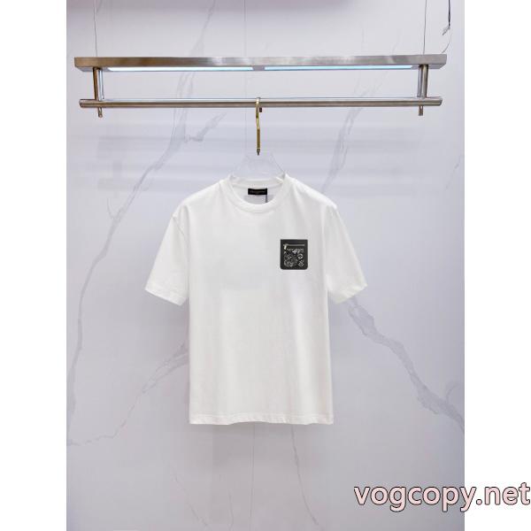 最安値正規品 カジュアルな雰囲気があり 海外超人気ブランド コピー 通販TシャツLOUIS VUITTON
