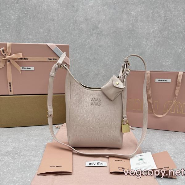 冬季流行り 超激得定番 2026冬到来新作ブランド スーパー コピー 通販MIUMIUバッグ.