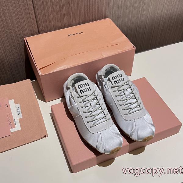     スニーカーカジュアル通販 強い魅力を感じる一枚  最高のエレガントスーパー コピー メンズMIUMIU.