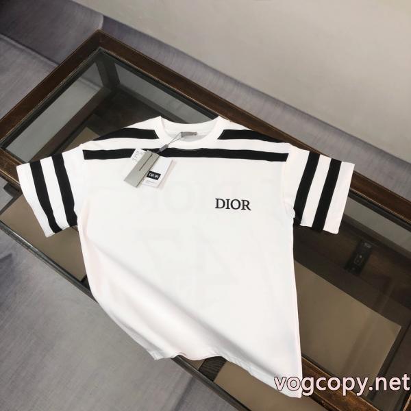 半袖Tシャツ限定品2026 高品質素材で作られる お出かけスタイルDior偽物 通販