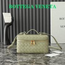     バッグ有名人愛用 最新ランキングTOP 日本限定素材BOTTEGA VE...