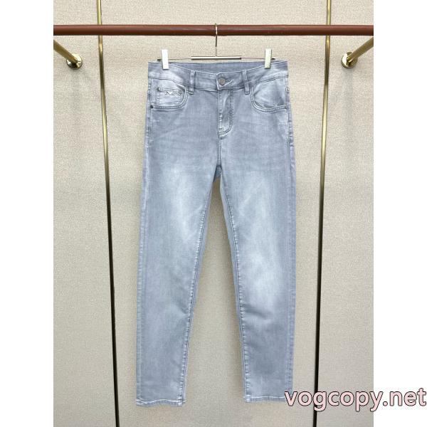 年末で限定アイテム 憧れの 実用を兼ね備えたコピー 商品 販売ARMANI    ブランド ジーンズ.