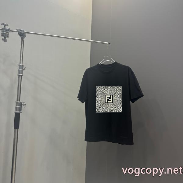 オンライン限定商品 新品入荷2026 最安値に挑戦フェンディブランド レプリカ半袖Tシャツ