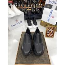 スニーカー値下げ カジュアル感 リラックススタイルが実現MONCLERブランド ...