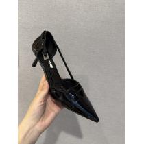 サンダル【2026春夏】の注目トレンド 芸能人人気 超希少商品PRADAブランド...